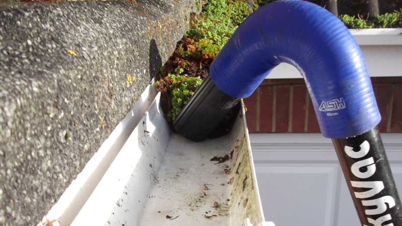 skyvac gutter clearing